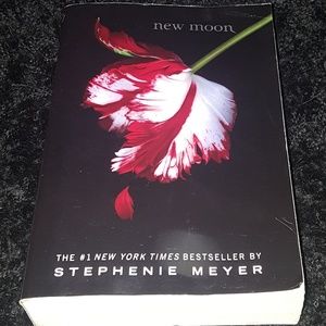 New Moon by Stephenie Meyer